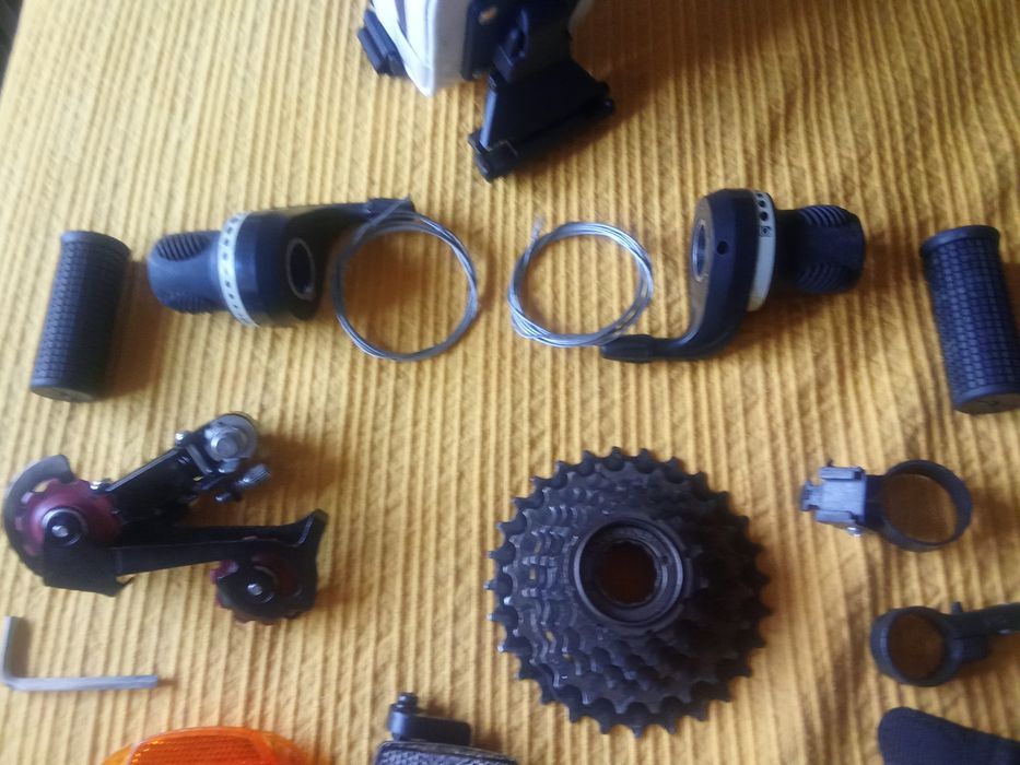 Bicicleta material diverso