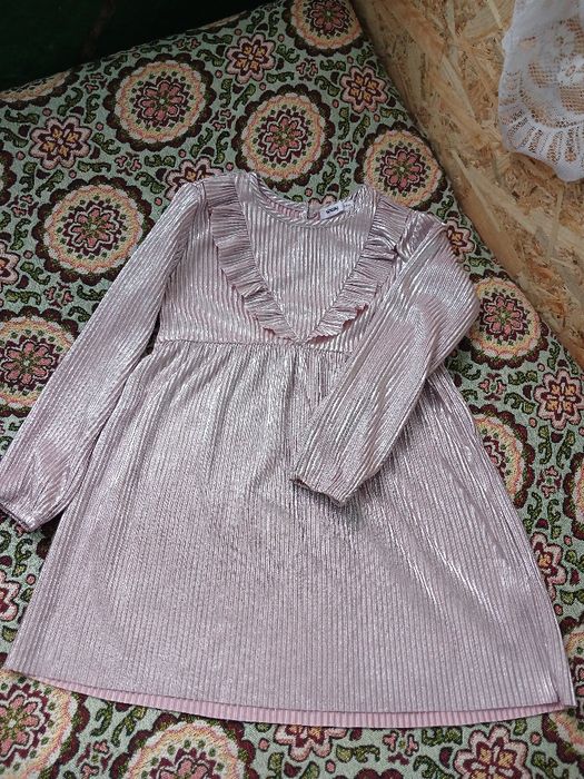 Сукня пильно рожева