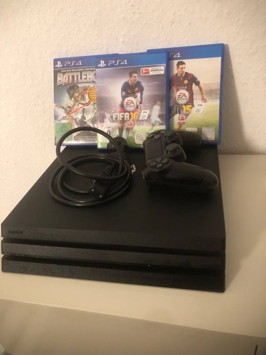 Продам PS4 pro 1 TB