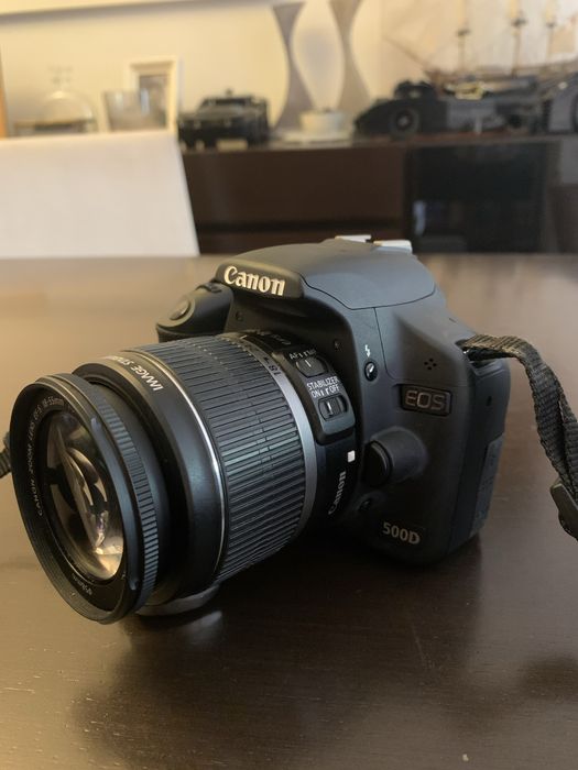 Canon EOS 500D como nova, com oferta do tripé