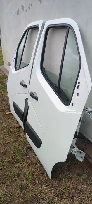 Двері передні Рено мастер 3-4 Опель мовано renault master Opel movano