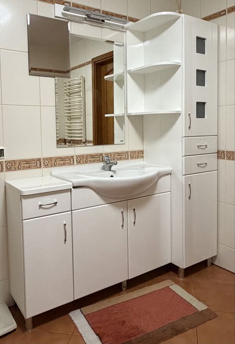 Meble łazienkowe z umywalką