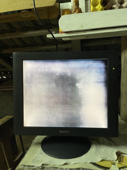 Monitor LCD Sony SDM-S71R (Para Peças)
