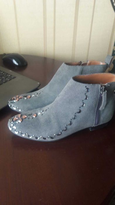 Новые женские ботинки