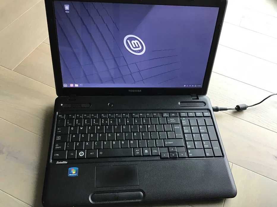 Laptop Toshiba Satelite C660-1H8