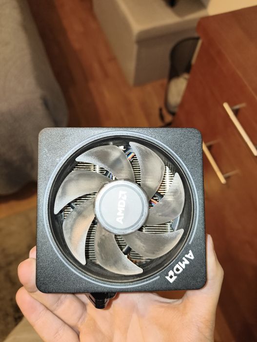 Ryzen 7 2700x + Cooler na caixa