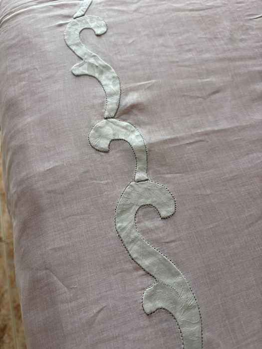 Colcha de organdy e bordado da Madeira