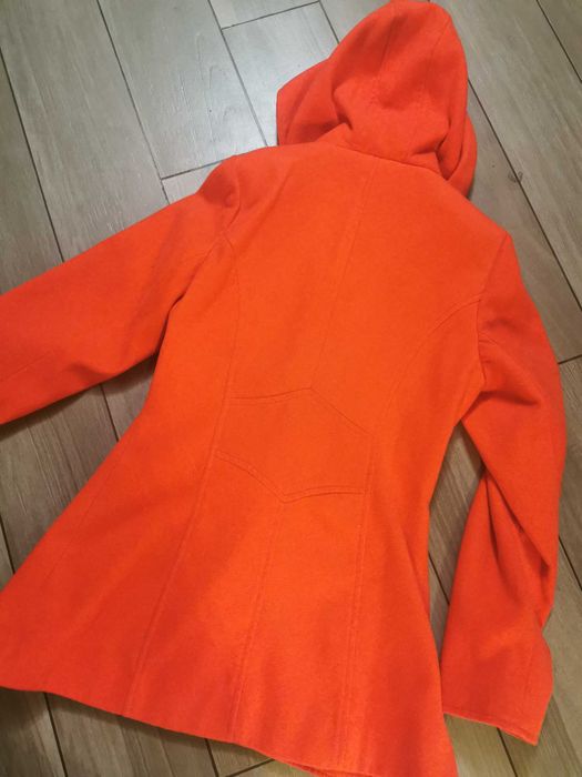 Czerwony płaszczyk 146