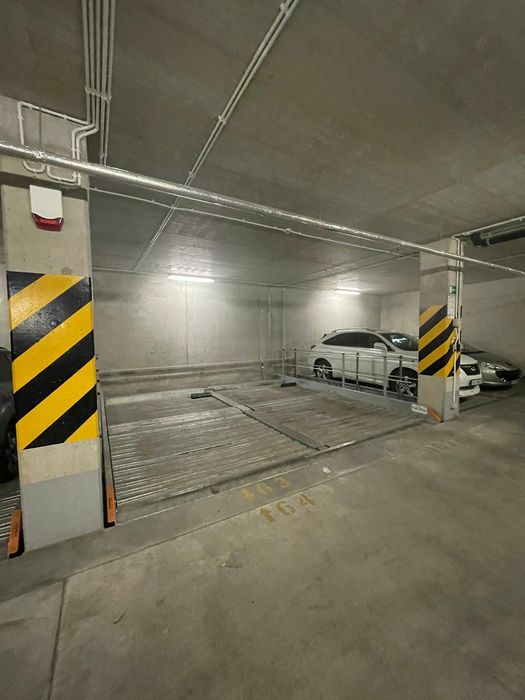 Miejsce parkingowe w hali garażowej Poznań ul. Bóżnicza 2