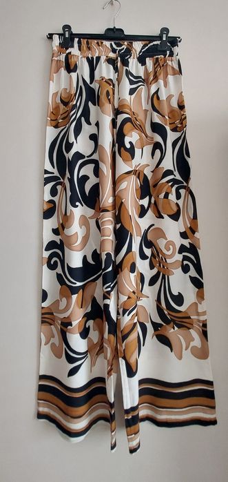 Luźne letnie spodnie z orientalnym wzorem m/l