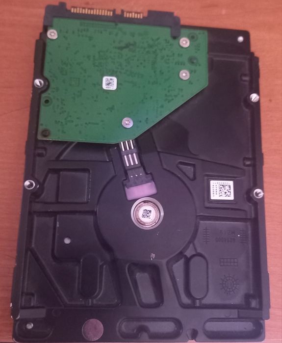 Жесткий диск HDD 1TB Seagate BarraCuda 3.5" SATA III (ST1000DM010)