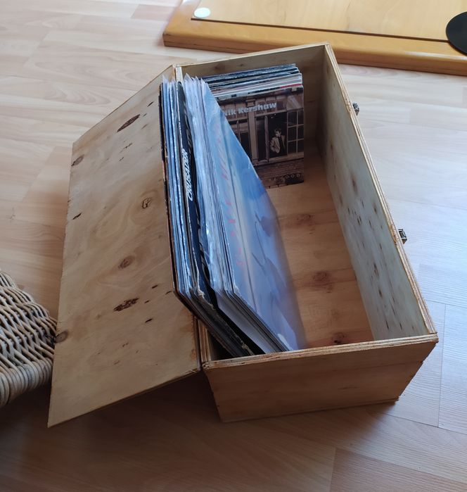 Caixa para discos vinil dá para ambos tamanhos 33' e 45' bonita cx