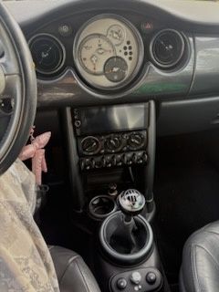 Mini One Cabrio.