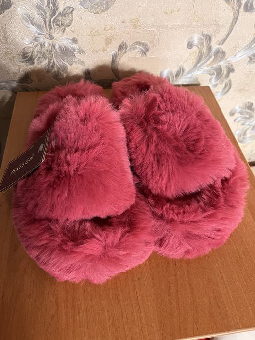 Женские меховые тапочки