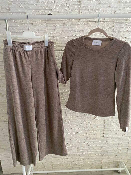 Rezerwacja By Mia beżowy Komplet dzianinowy bluzka i szerokie spodnie