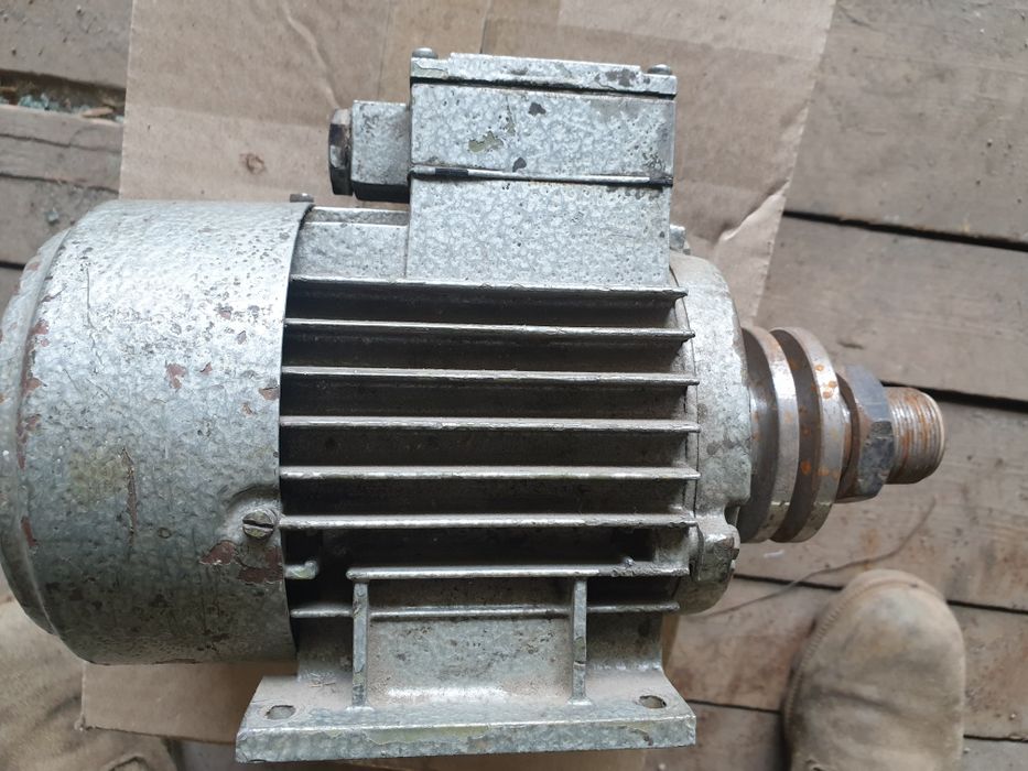 Продам асинхронный электродвигатель MEZ Mohelnice,