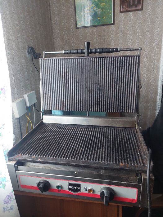 Прижимний гриль Remta R79