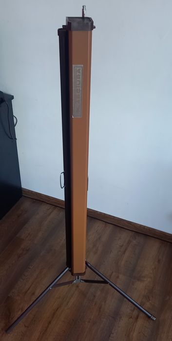 Retro ekran projekcyjny stojak tło rzutnika, projektor