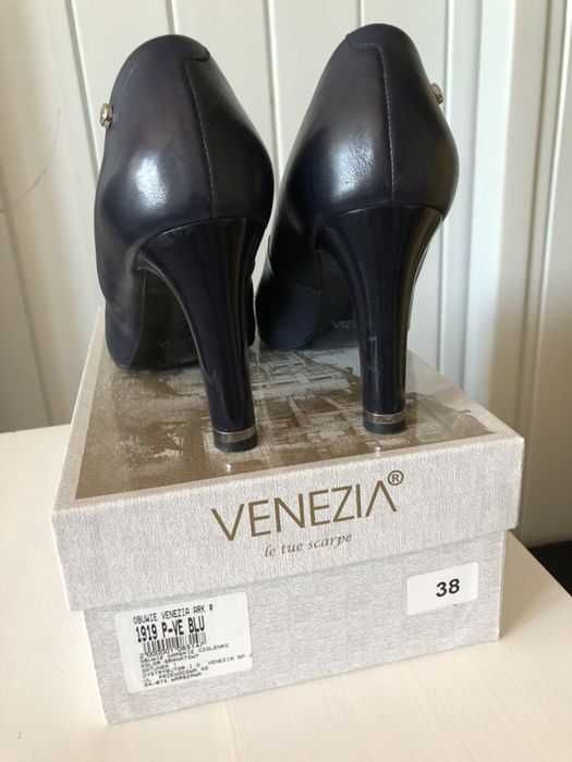 Buty czółenka Venezia skórzane granatowe 38 skóra