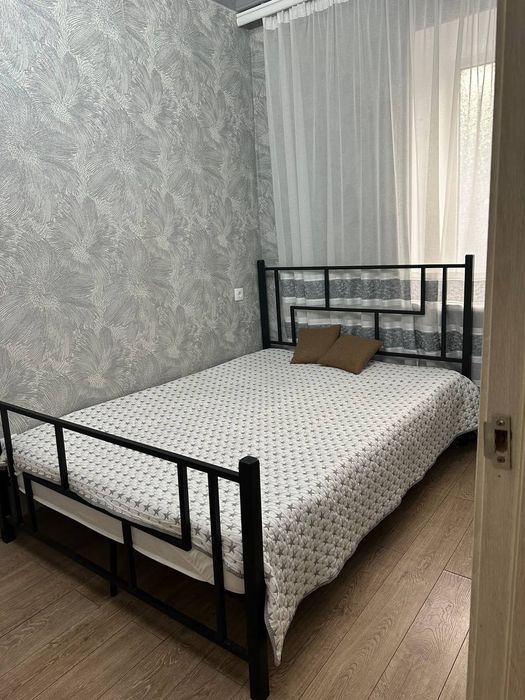 Квартира в центрі, біля ж/д Ланжерону та Деребасівської