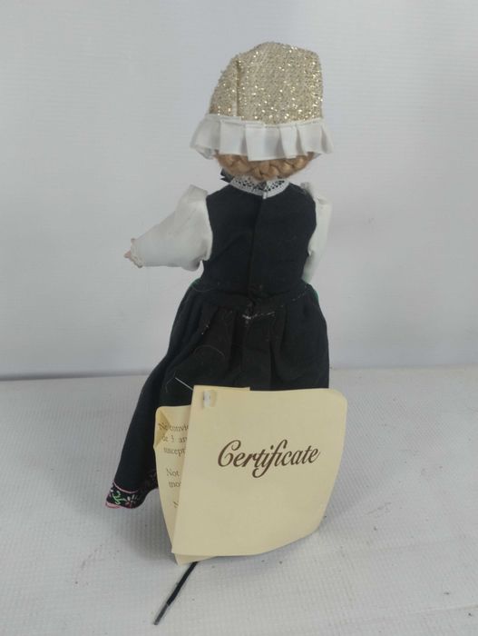 Lalka Porcelanowa Certyfikowana