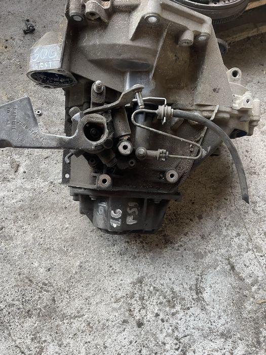 Skrzynia biegów / GQG /1.6 FSI  6 biegów / VW Golf 5/Turan /Passat b6