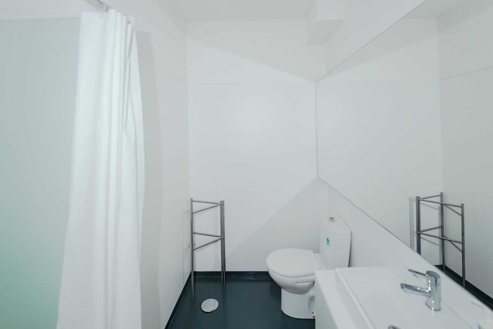 Apartamento T1 renovado junto ao Metro da Trindade