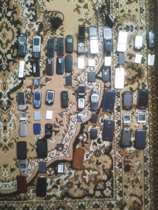 телефони на запчастини