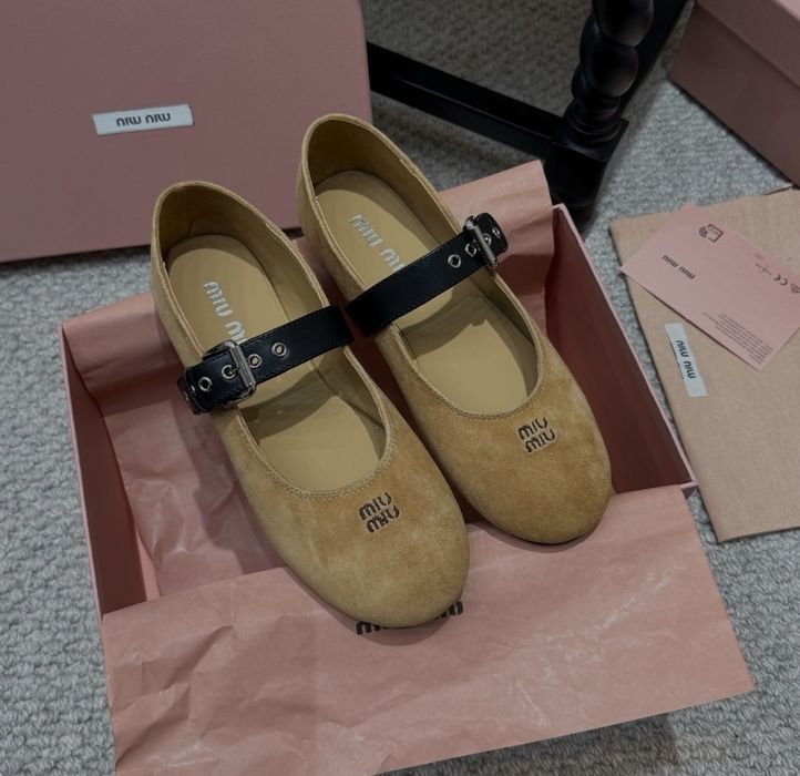 Miu Miu półbuty damskie zamszowe eleganckie