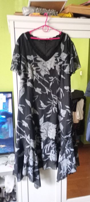 Piękna, elegancka sukienka r. 48-50