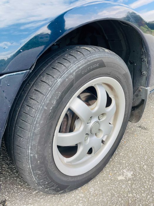 Mazda 323 Sedan 1.3 (1997) – Fiável e Económico