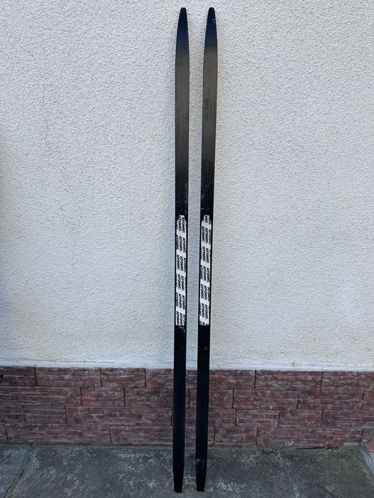 Продам лижі Atomic