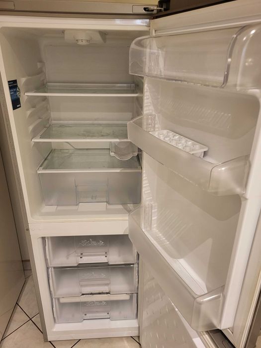 Lodówka z zamrażarką Beko, no frost