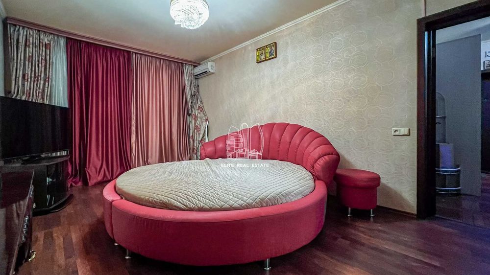 Продажа 3к.кв. 81м2, 4й этаж, Анны Ахматовой 15, метро Позняки