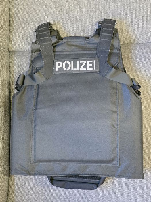 Kamizelka taktyczna.
