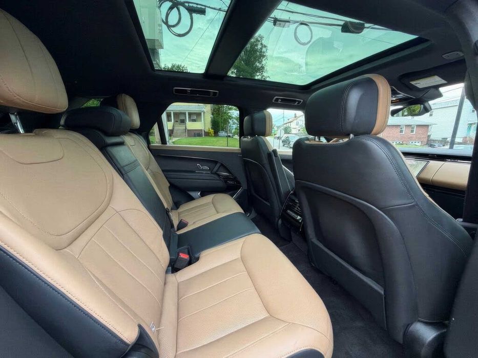 Land Rover Range Rover Sport      2023