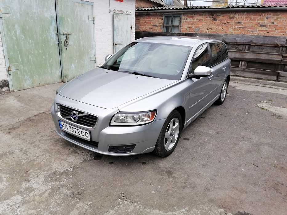Volvo V50 Вольво В50