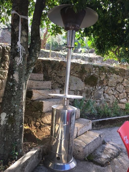 Aquecedor de exterior em bom estado