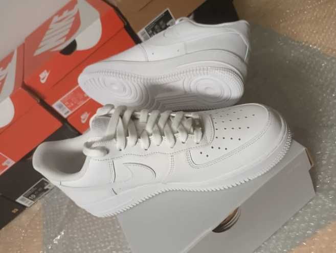 Nike_Air_Force_1_Low_'07_White R.44