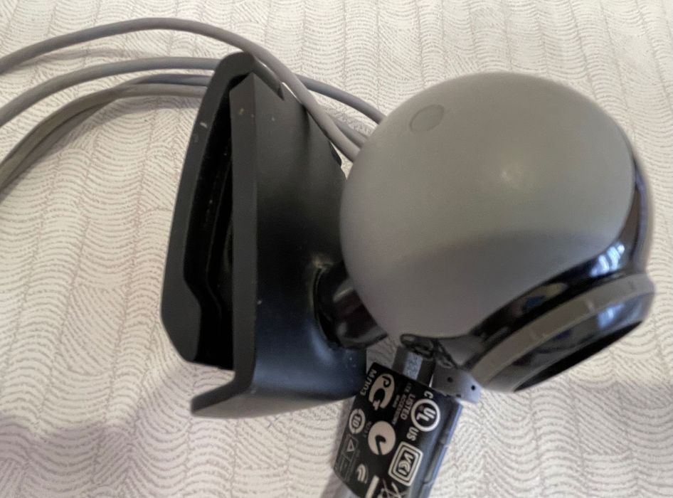 Продаю Веб-камеру Logitech V-U0003