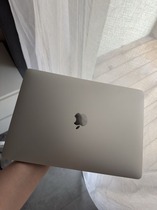 McBook Pro M2 8GB