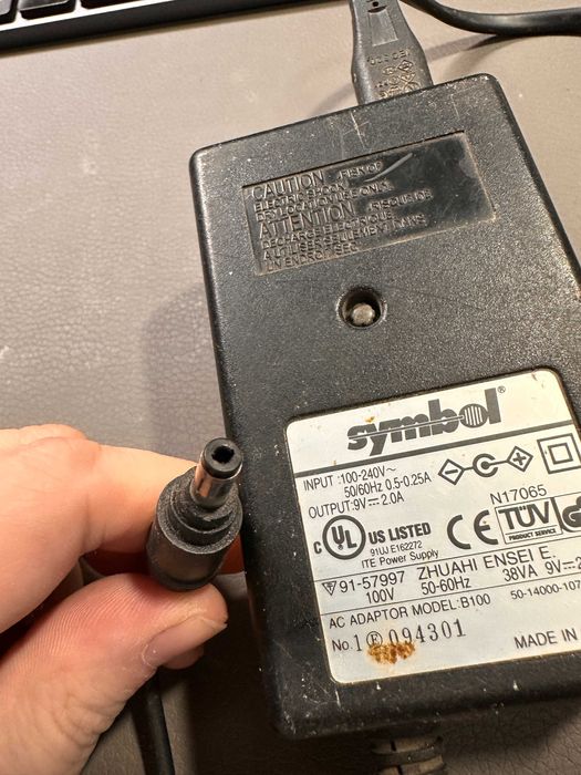 Zasilacz - ładowarka - 9V 2A