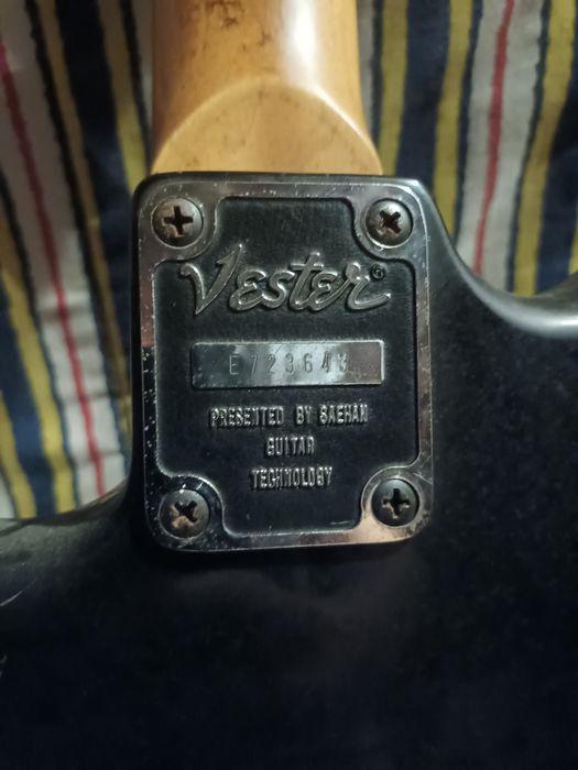 Vester Stratocaster modificada