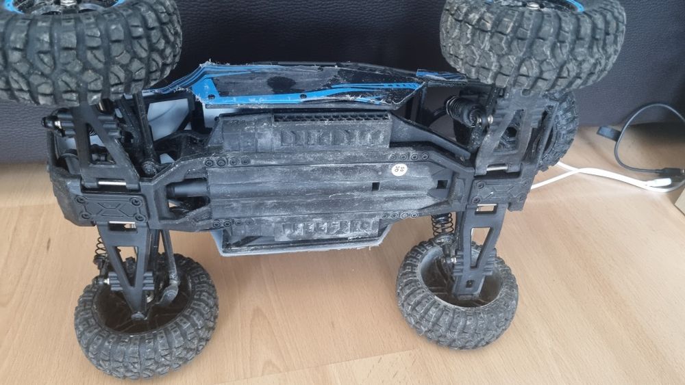 Carro rc 1:12 novo