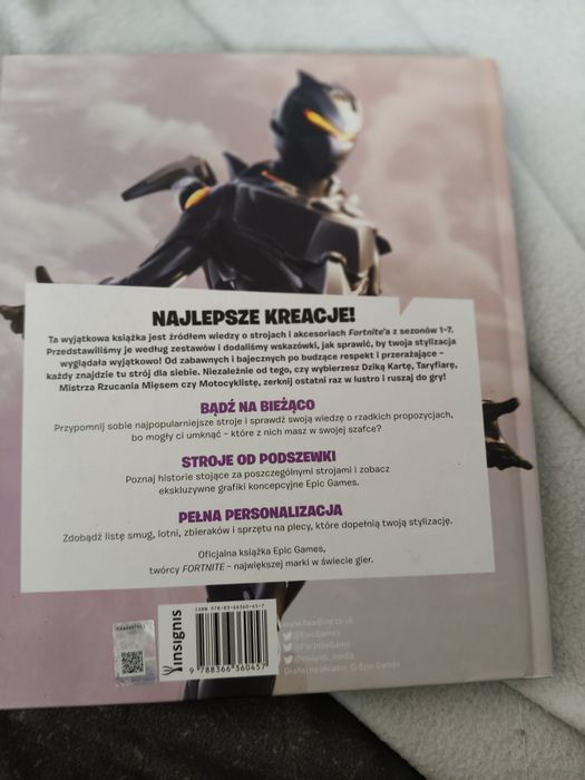 książka "Oficjalny przewodnik Fortnite. Stroje. Edycja kolekcjonerska"
