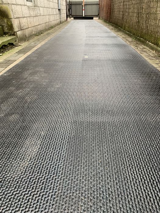 Maty legowiskowe dla bydła koni materace rolka wygrodzenia bramki guma