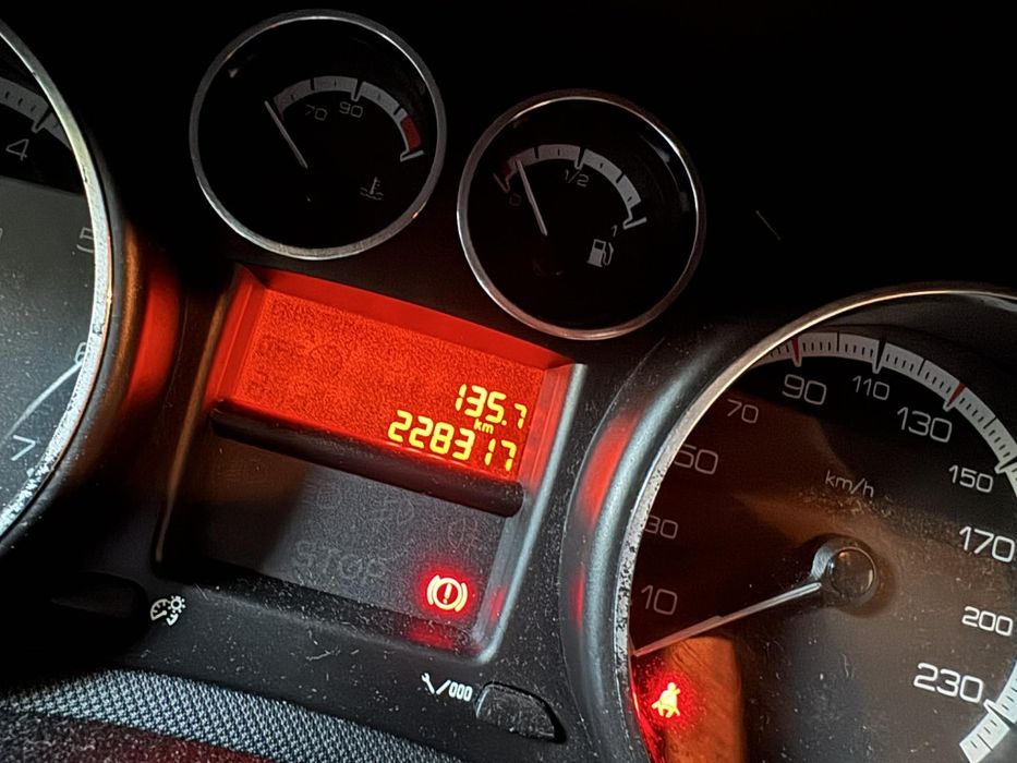 Peugeot 308 uszkodzony