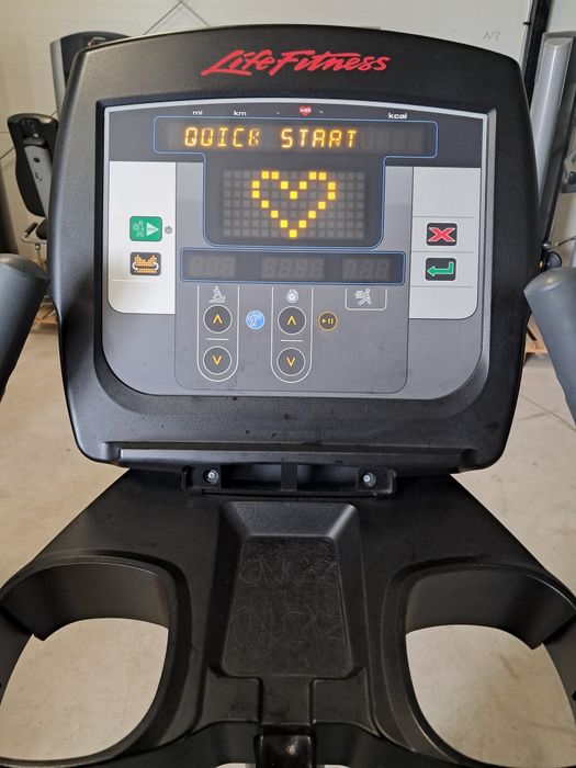 Odnowiony rowerek pionowy  life fitness  kolor  czarny
