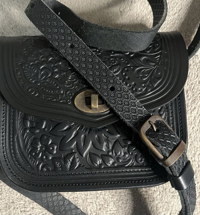 Сумка з натуральної шкіри з тисненням чорного кольору