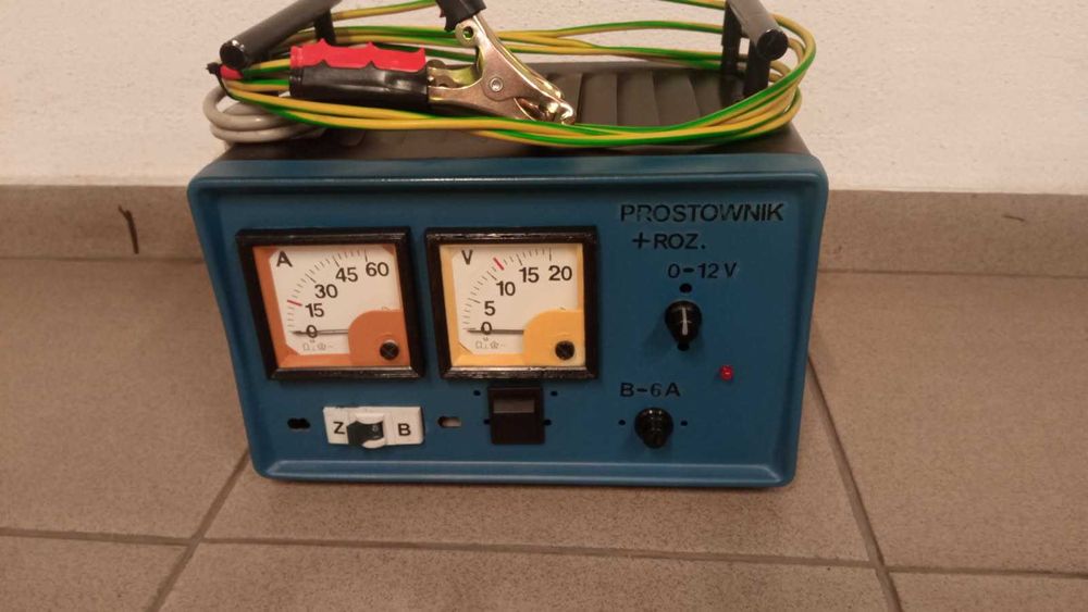 Prostownik + rozruch 0-12V 0-15A